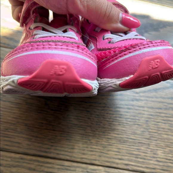 New Balance Pink and White Sneakers with Breathable Mesh 6W free shipping sale - Picture 4 of 8